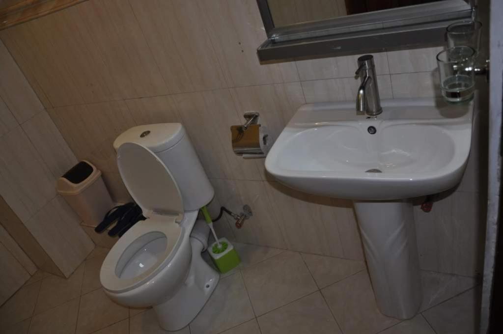Hoima Eka Hotel Zewnętrze zdjęcie